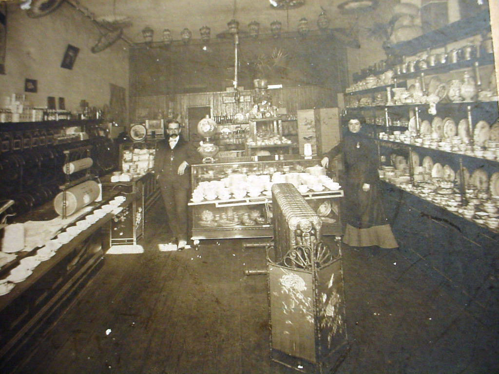 1900 Damon-Igor Fine China Shop MC IA.jpg